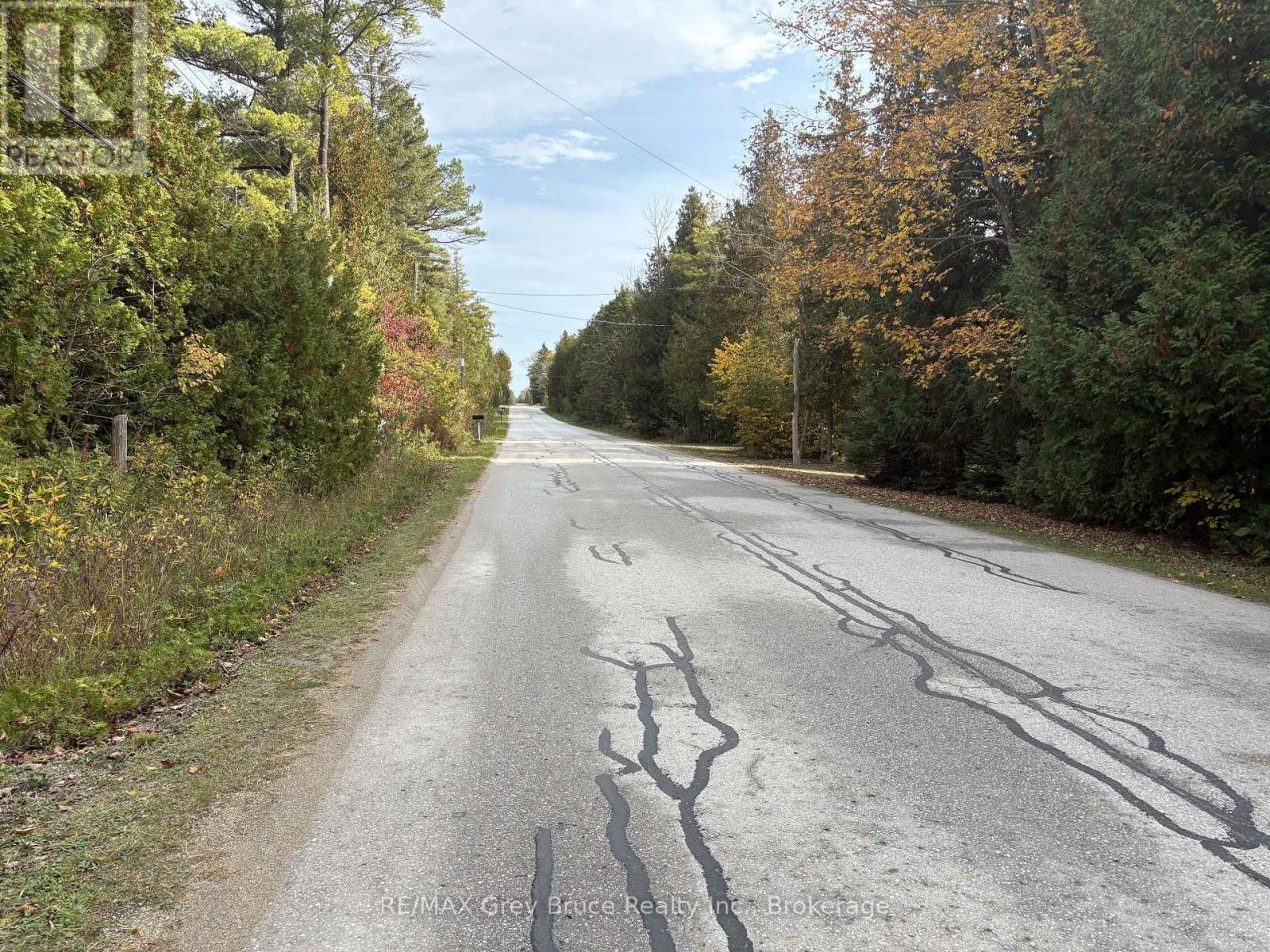 802 Howdenvale Road, South Bruce Peninsula, Ontario N0H 2T0 - Photo 2 - X12513664