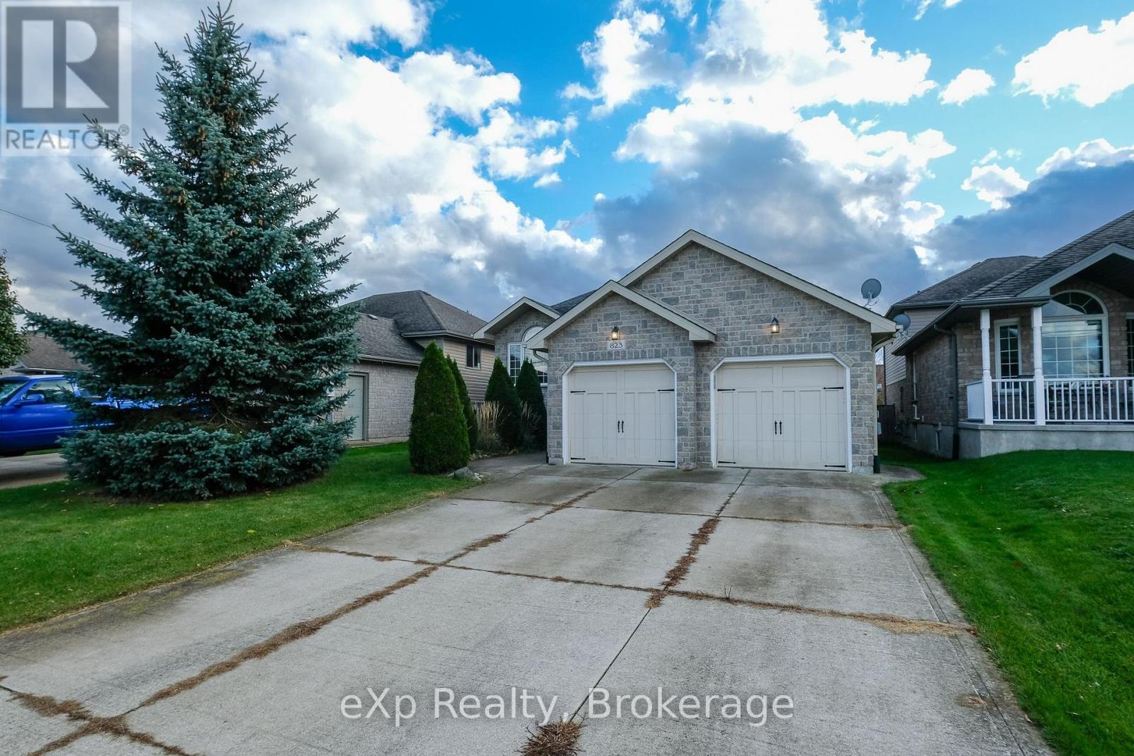823 23rd Street E, Owen Sound, Ontario  N4K 0A3 - Photo 2 - X12513734