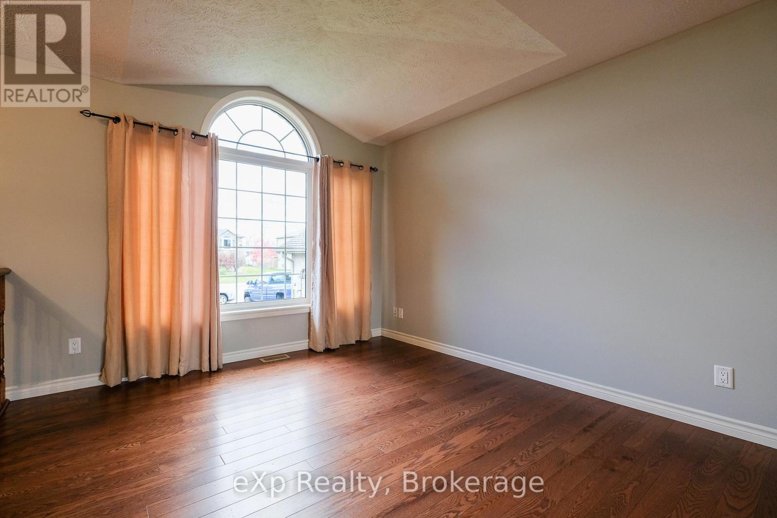 823 23rd Street E, Owen Sound, Ontario  N4K 0A3 - Photo 7 - X12513734