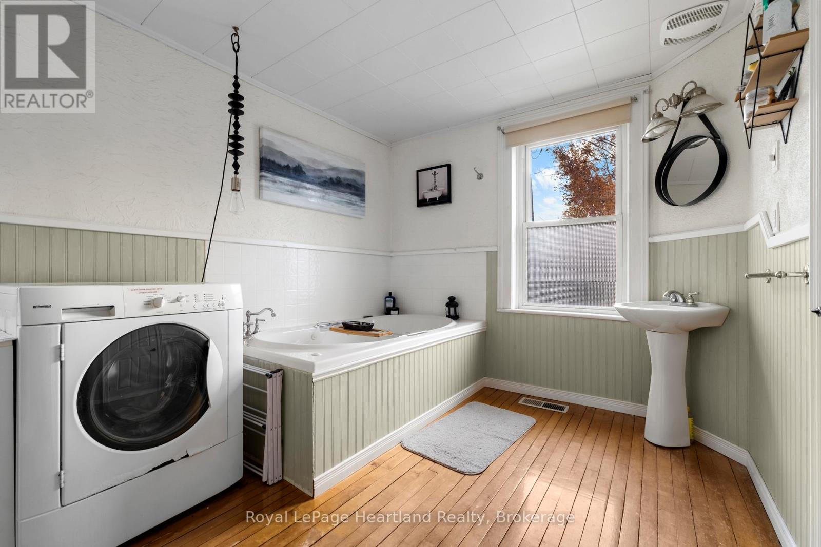 385 Mill Street, North Huron, Ontario N0M 1H0 - Photo 25 - X12513772