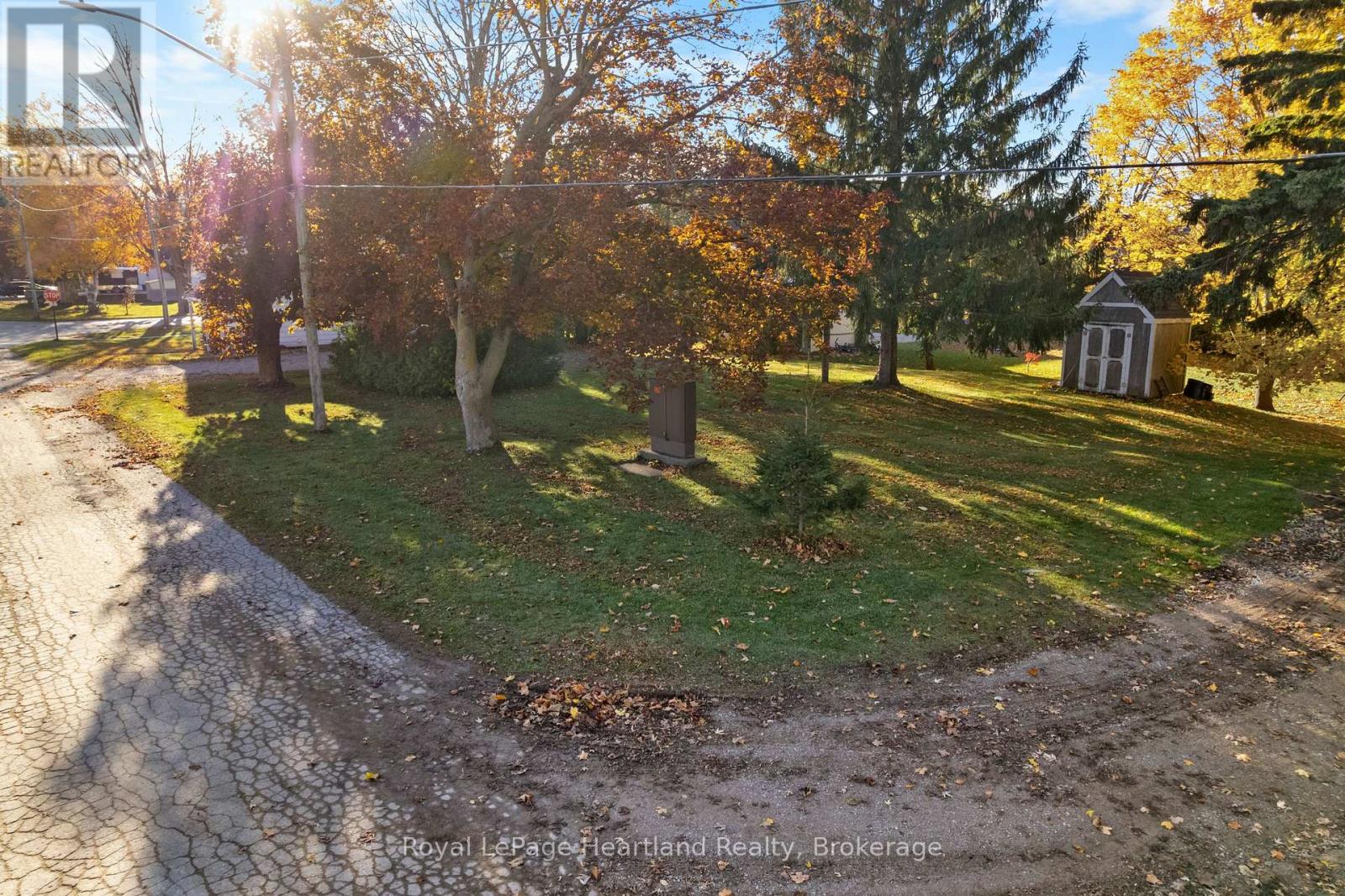 385 Mill Street, North Huron, Ontario N0M 1H0 - Photo 37 - X12513772