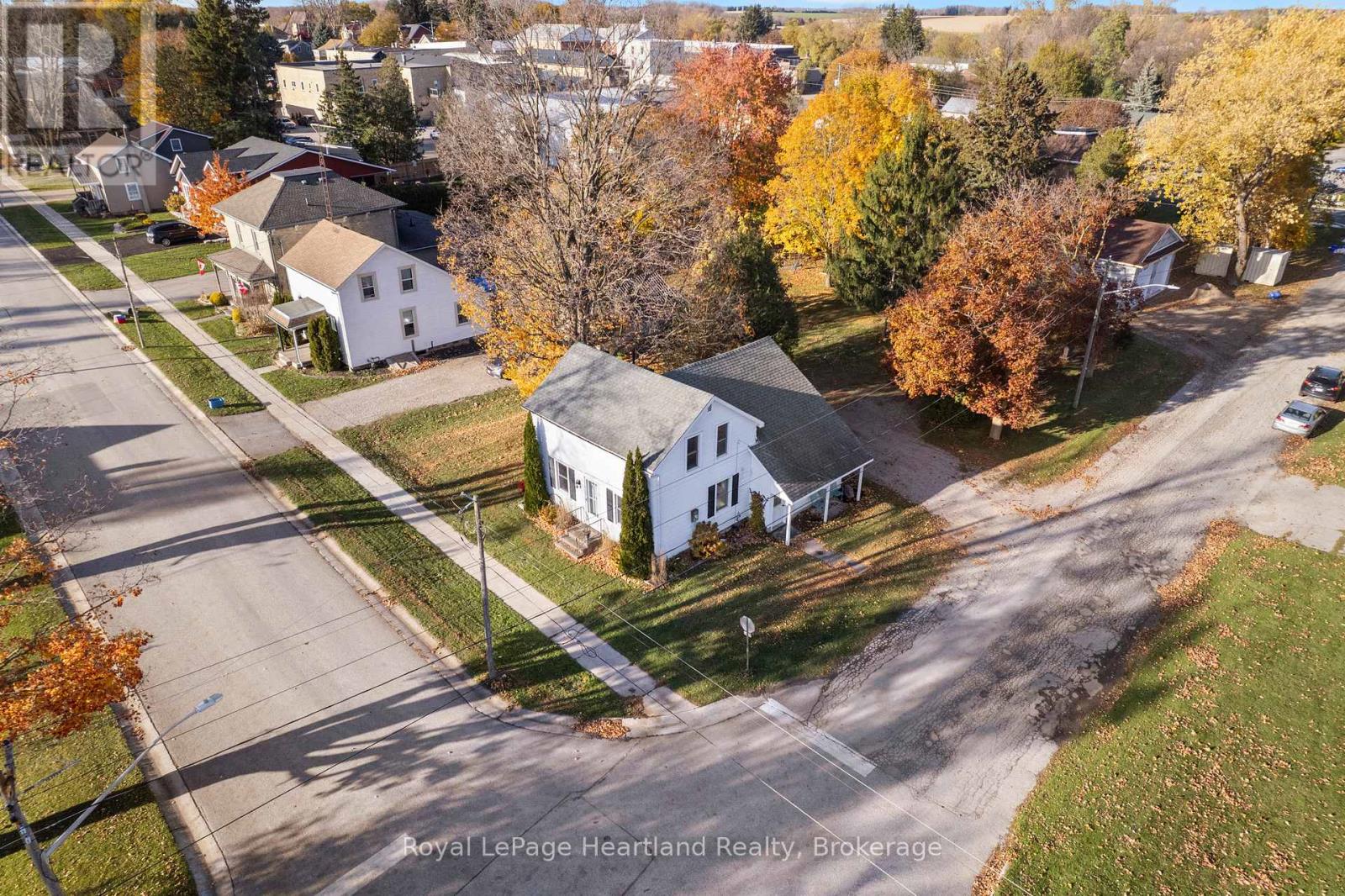 385 Mill Street, North Huron, Ontario N0M 1H0 - Photo 38 - X12513772