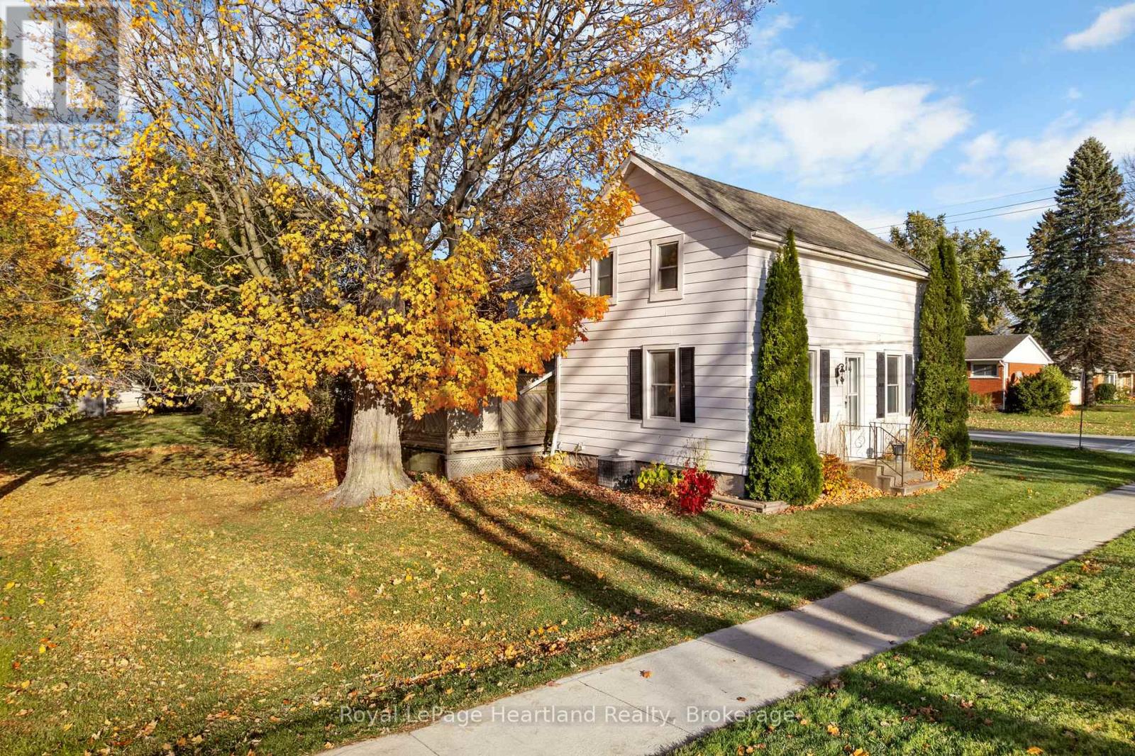 385 Mill Street, North Huron, Ontario N0M 1H0 - Photo 4 - X12513772