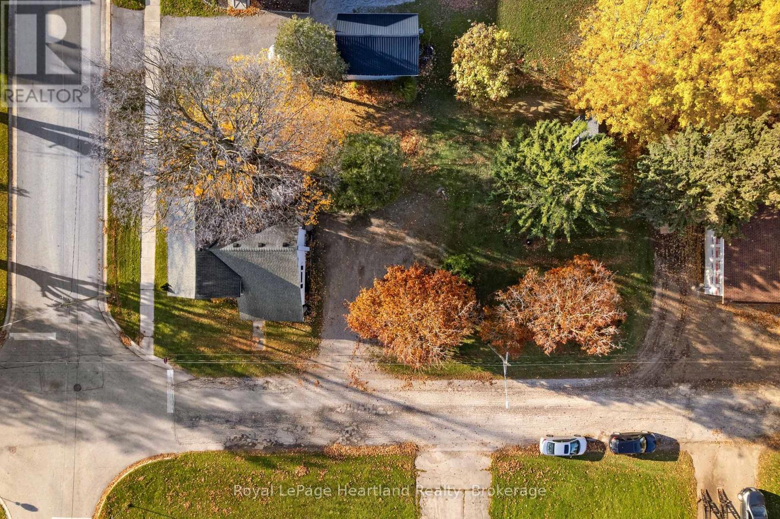 385 Mill Street, North Huron, Ontario N0M 1H0 - Photo 40 - X12513772