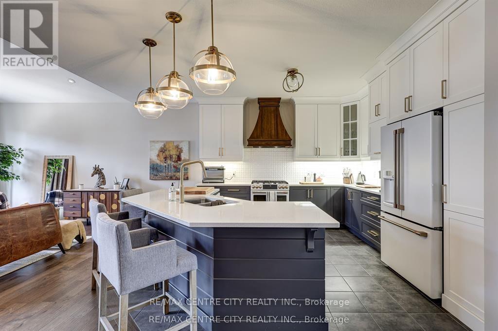 41 Honey Bend, St. Thomas, Ontario N5P 3S6 - Photo 11 - X12513576