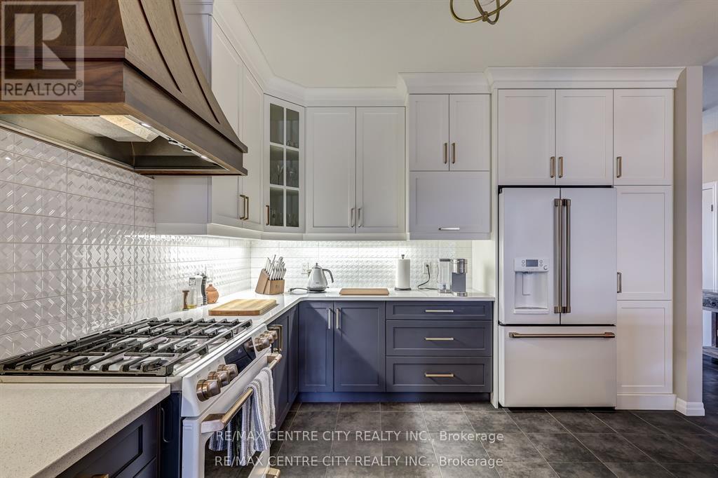 41 Honey Bend, St. Thomas, Ontario N5P 3S6 - Photo 14 - X12513576