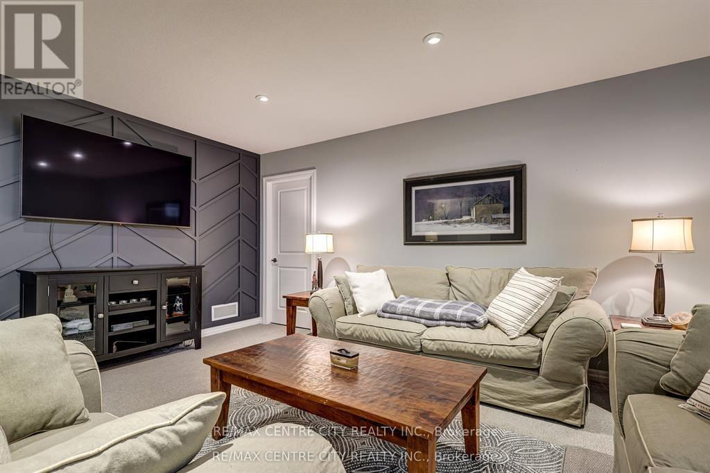 41 Honey Bend, St. Thomas, Ontario N5P 3S6 - Photo 32 - X12513576