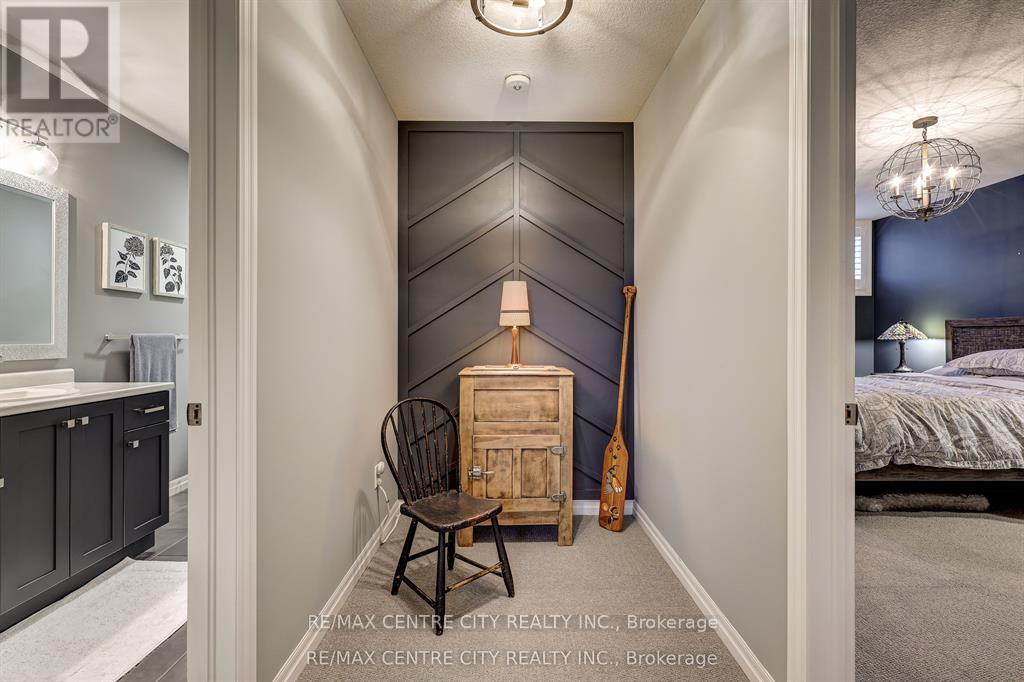 41 Honey Bend, St. Thomas, Ontario N5P 3S6 - Photo 36 - X12513576