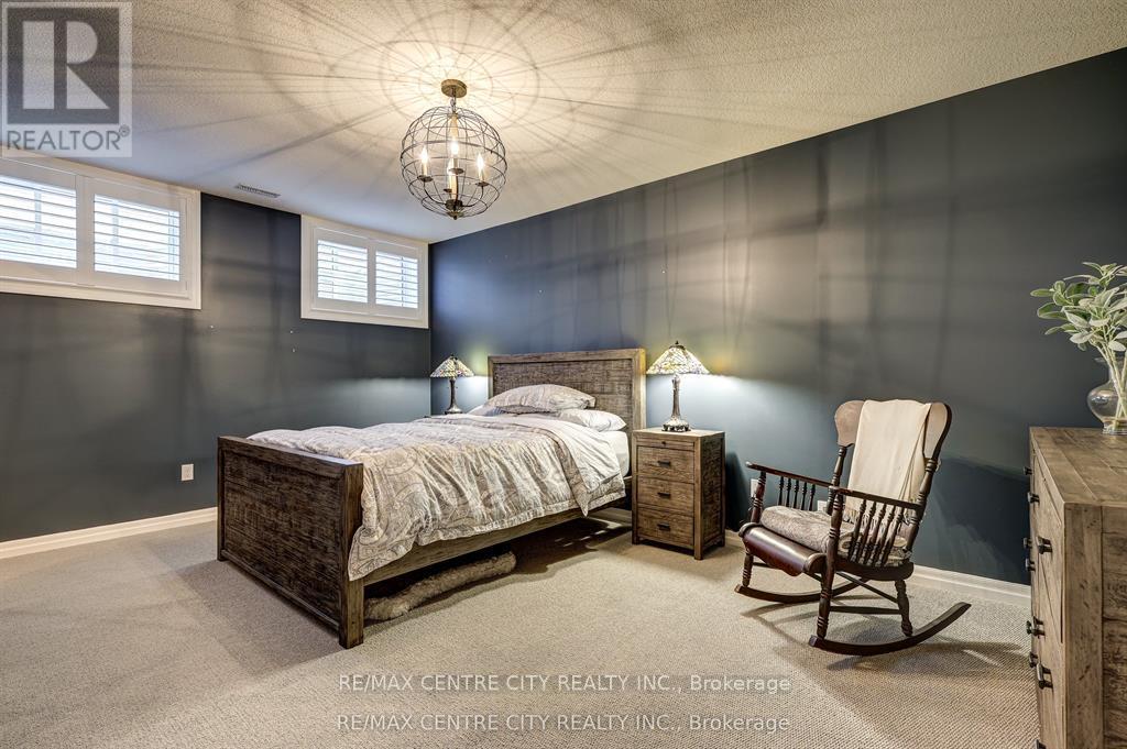 41 Honey Bend, St. Thomas, Ontario N5P 3S6 - Photo 37 - X12513576