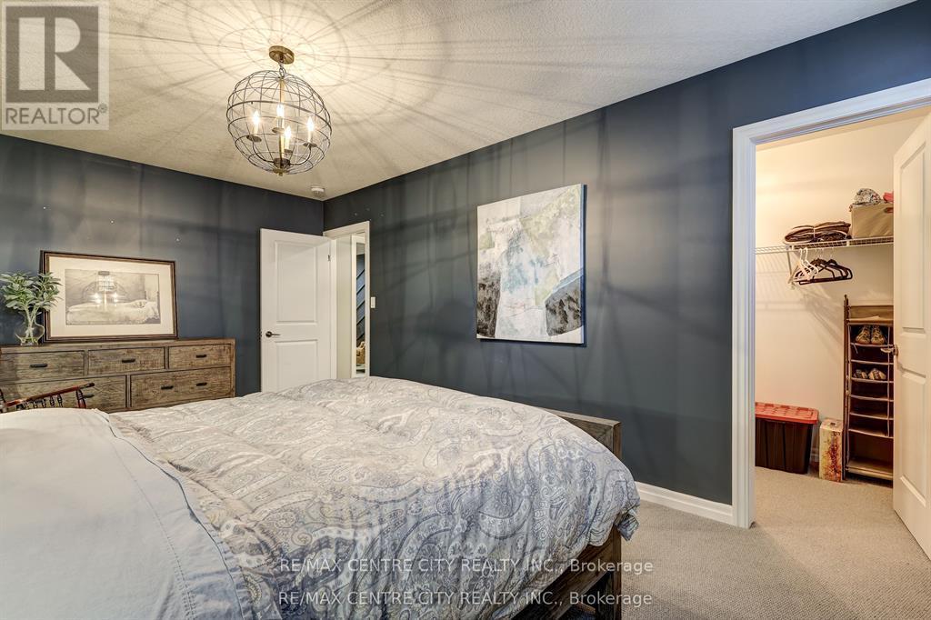 41 Honey Bend, St. Thomas, Ontario N5P 3S6 - Photo 39 - X12513576