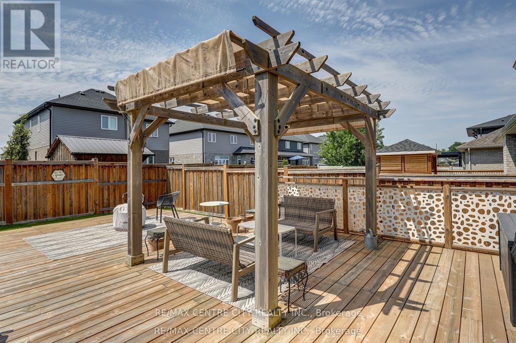 41 Honey Bend, St. Thomas, Ontario N5P 3S6 - Photo 43 - X12513576