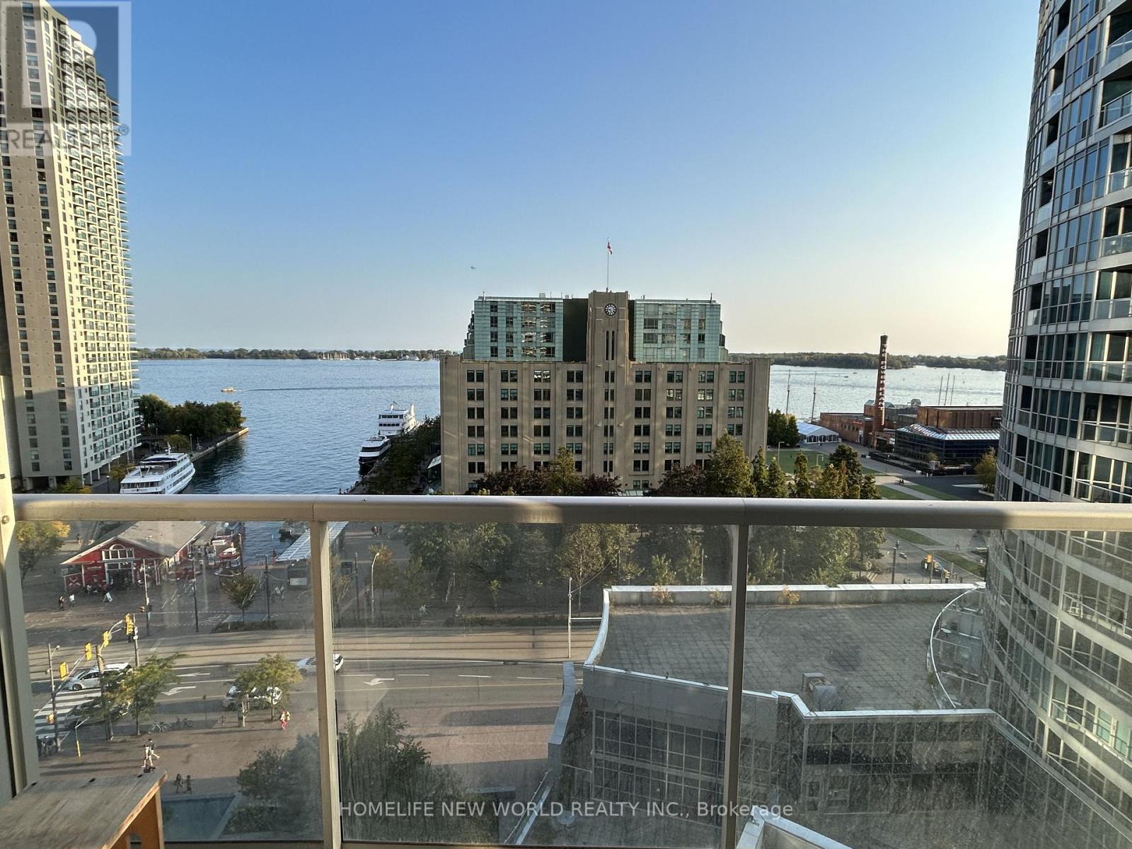 1109 - 8 York Street, Toronto, Ontario M5J 2Y2 - Photo 1 - C12513508