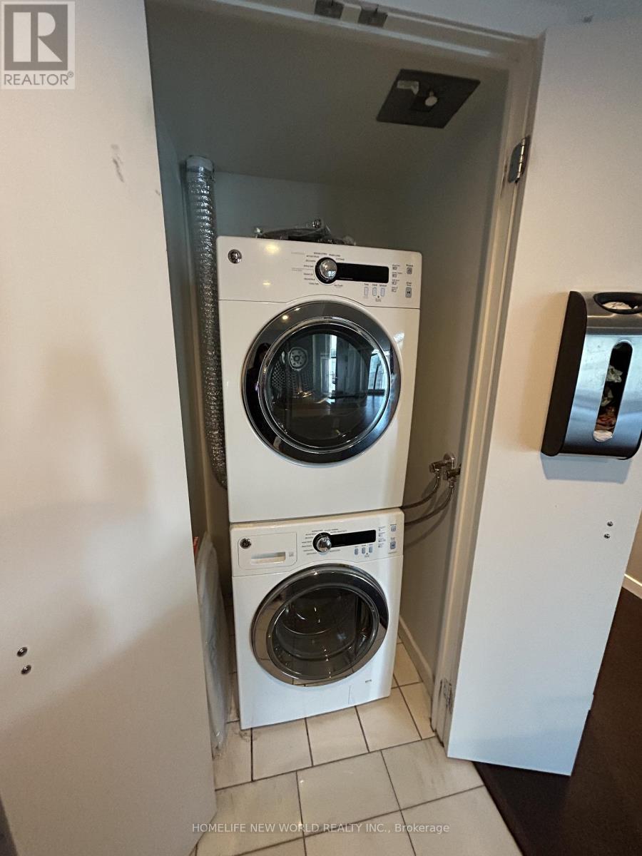 1109 - 8 York Street, Toronto, Ontario M5J 2Y2 - Photo 12 - C12513508