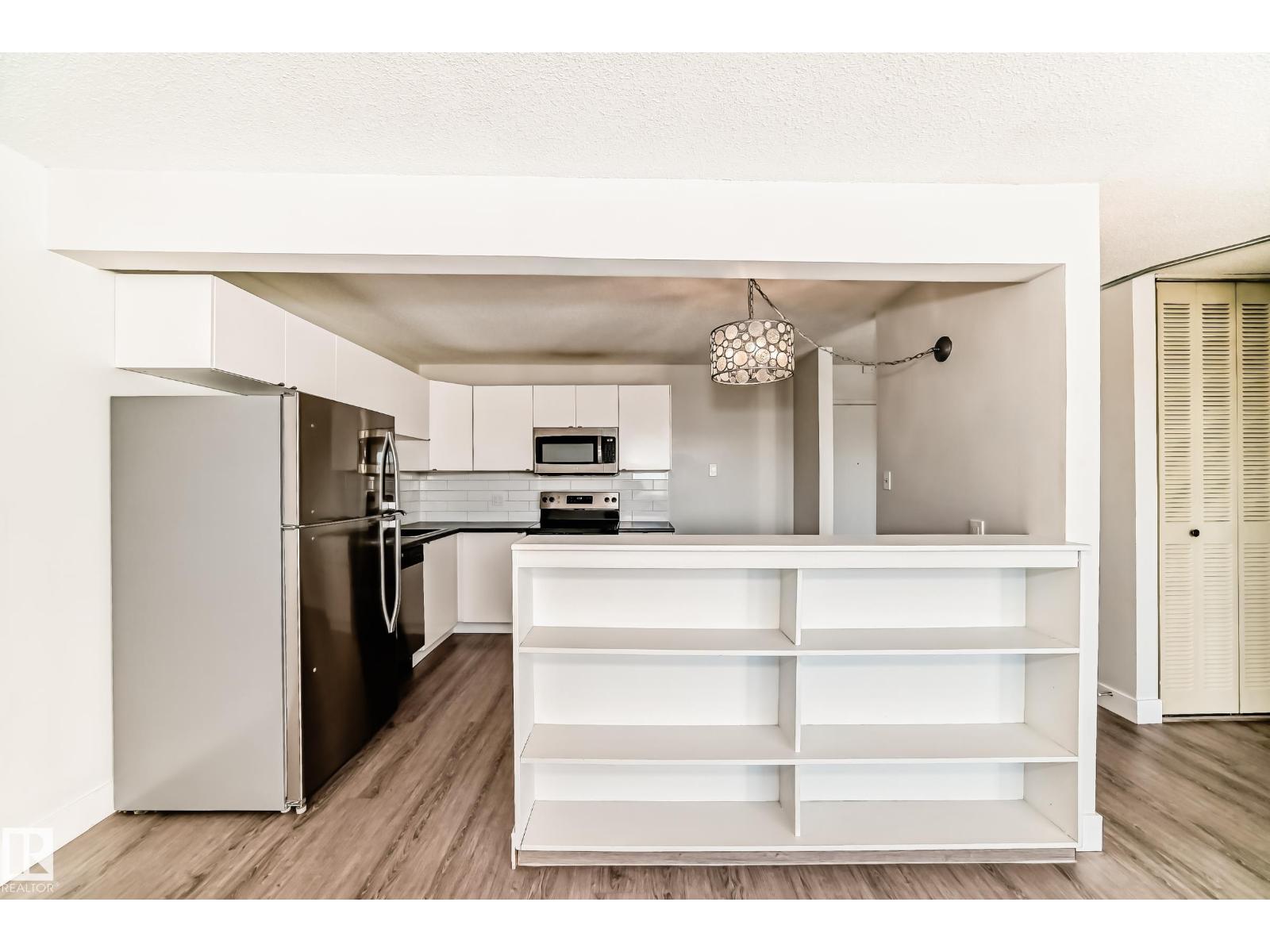 #417 8604 Gateway Bv Nw, Edmonton, Alberta  T6E 4B6 - Photo 11 - E4464805