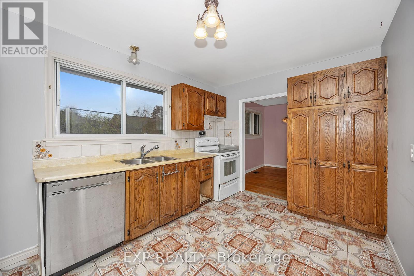 2393 Sheldon Avenue, Ottawa, Ontario  K2C 1K4 - Photo 12 - X12513570