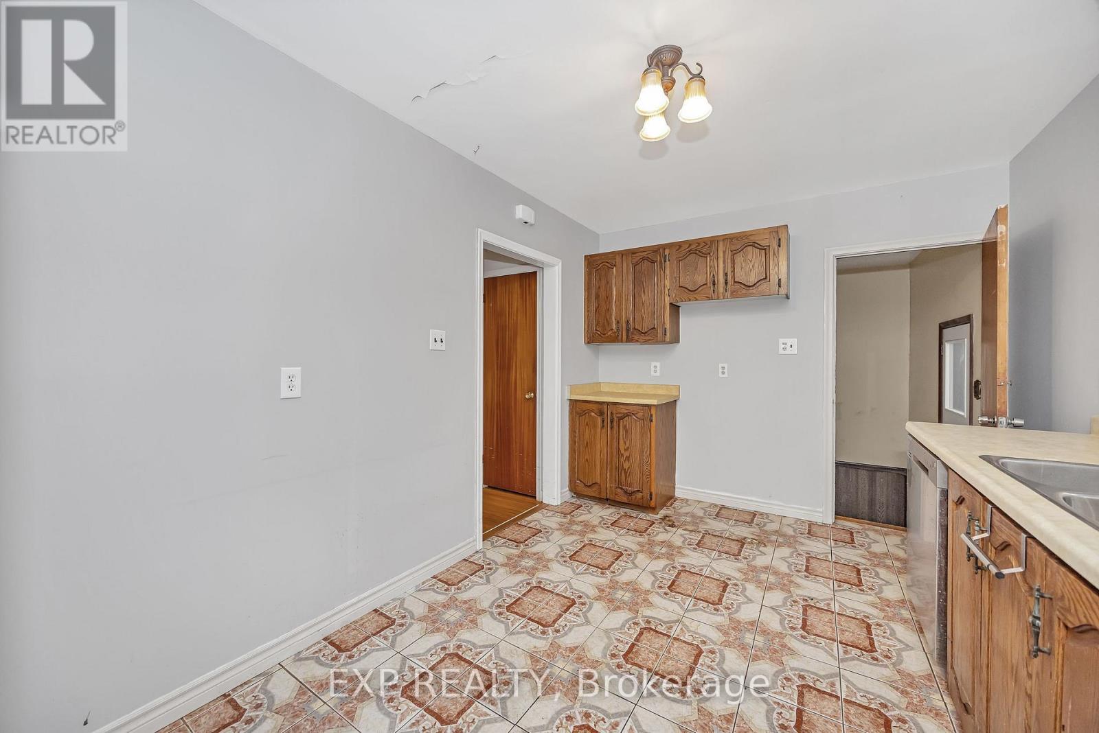 2393 Sheldon Avenue, Ottawa, Ontario  K2C 1K4 - Photo 13 - X12513570