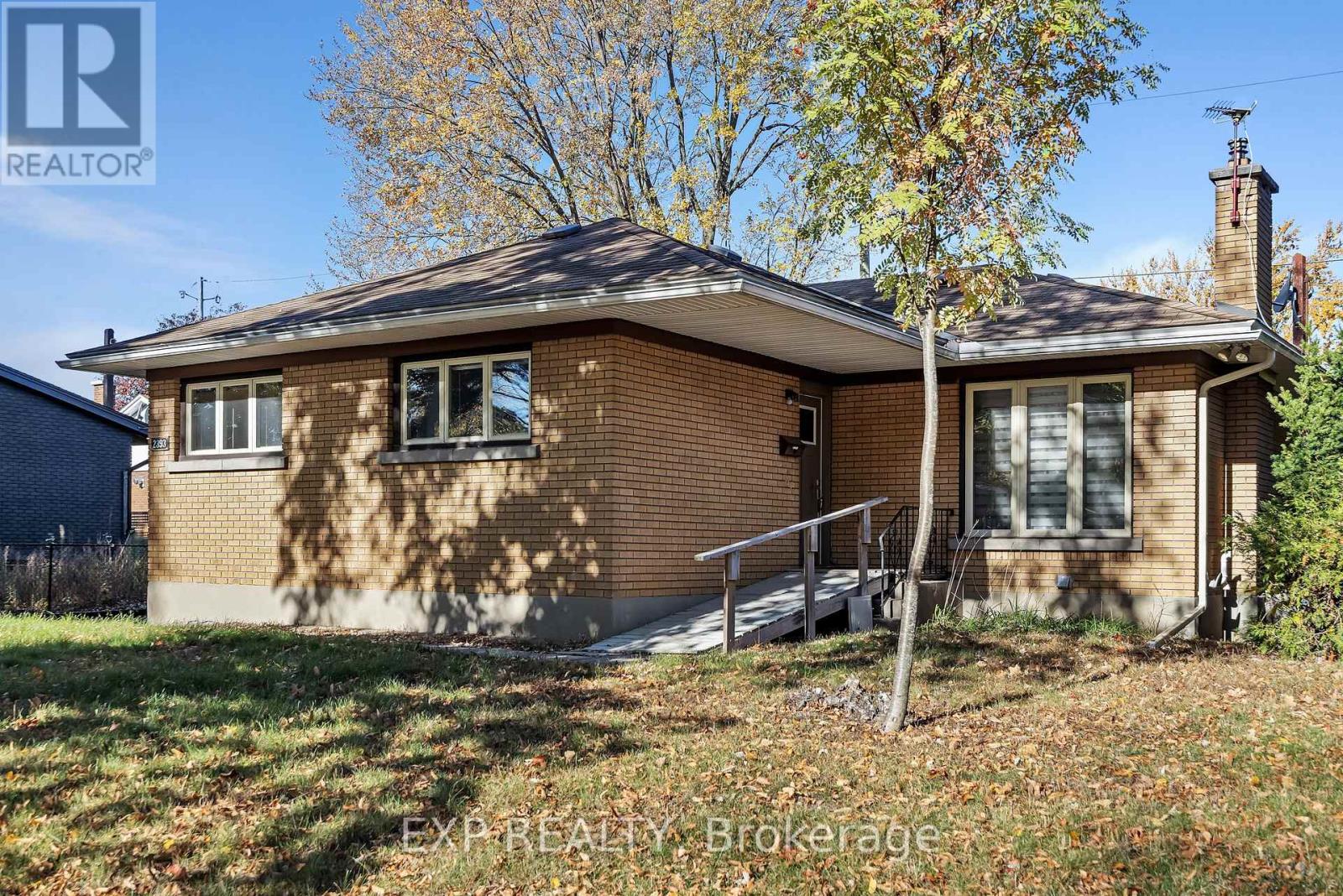 2393 Sheldon Avenue, Ottawa, Ontario  K2C 1K4 - Photo 2 - X12513570