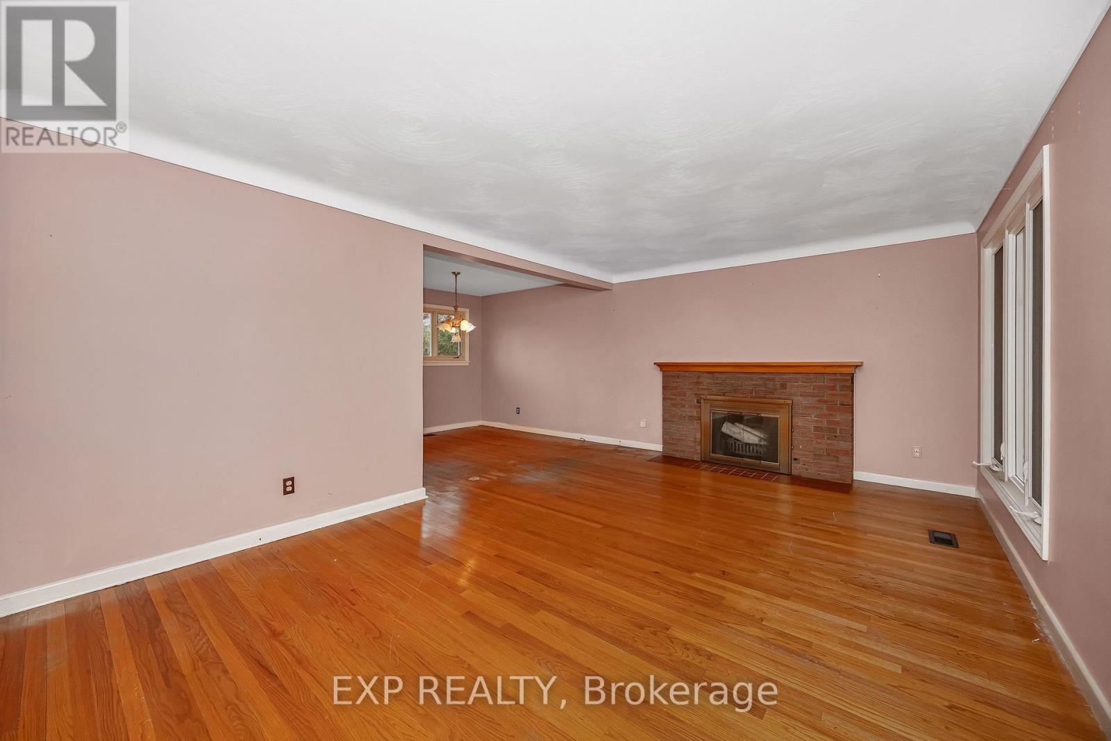 2393 Sheldon Avenue, Ottawa, Ontario  K2C 1K4 - Photo 5 - X12513570