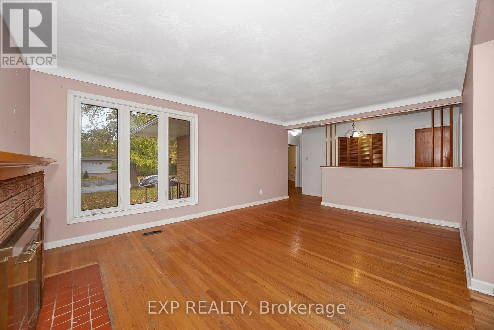 2393 Sheldon Avenue, Ottawa, Ontario  K2C 1K4 - Photo 6 - X12513570