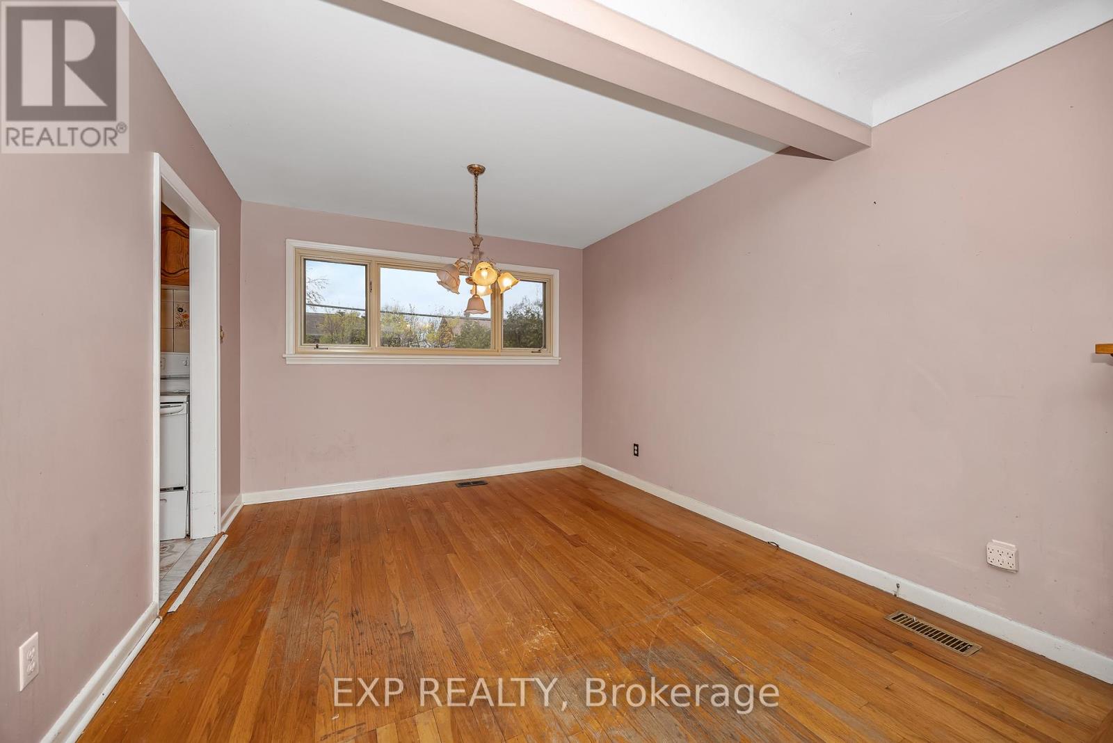 2393 Sheldon Avenue, Ottawa, Ontario  K2C 1K4 - Photo 8 - X12513570