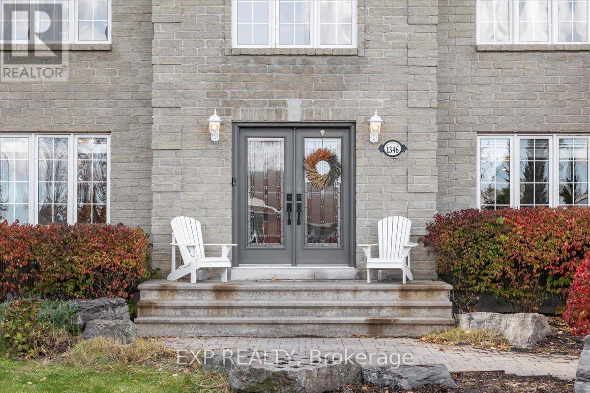 1346 Fox Valley Road, Ottawa, Ontario K4P 1P9 - Photo 3 - X12513682