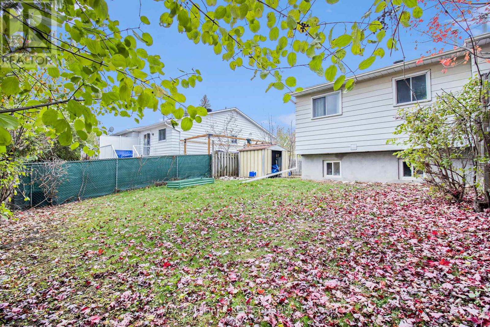 242 Castlefrank Road, Ottawa, Ontario  K2L 1T5 - Photo 31 - X12513778