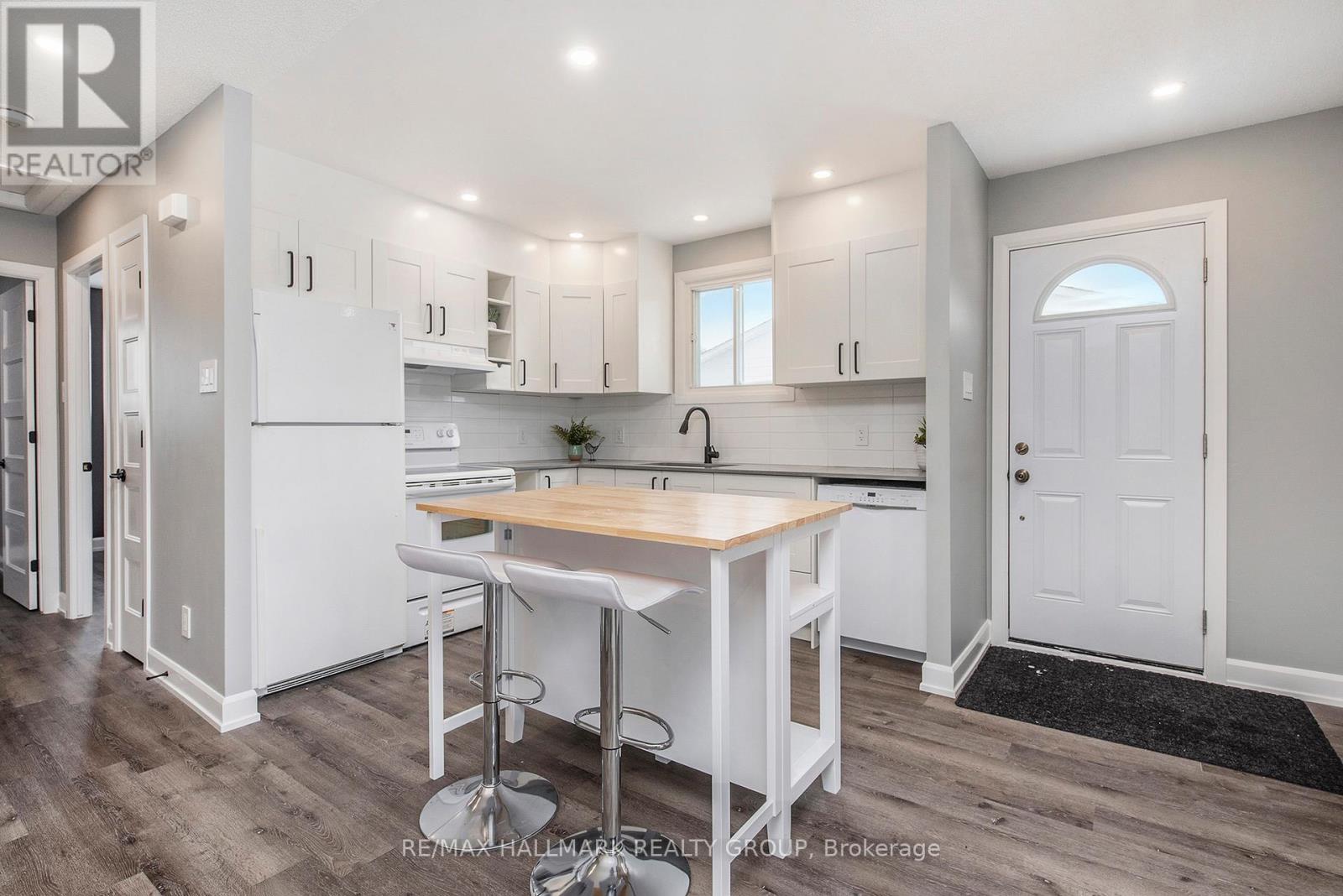 242 Castlefrank Road, Ottawa, Ontario  K2L 1T5 - Photo 7 - X12513778