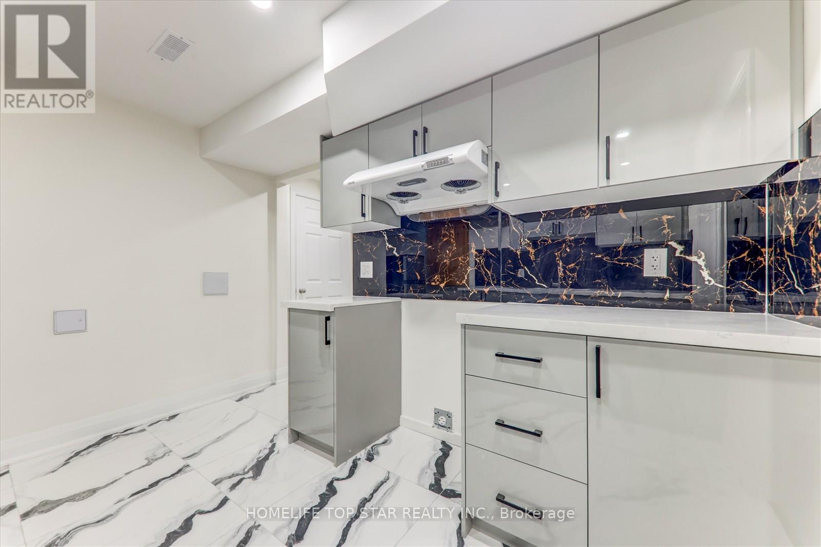 28 Willowbrook Drive, Whitby, Ontario  L1R 1S7 - Photo 7 - E12513464