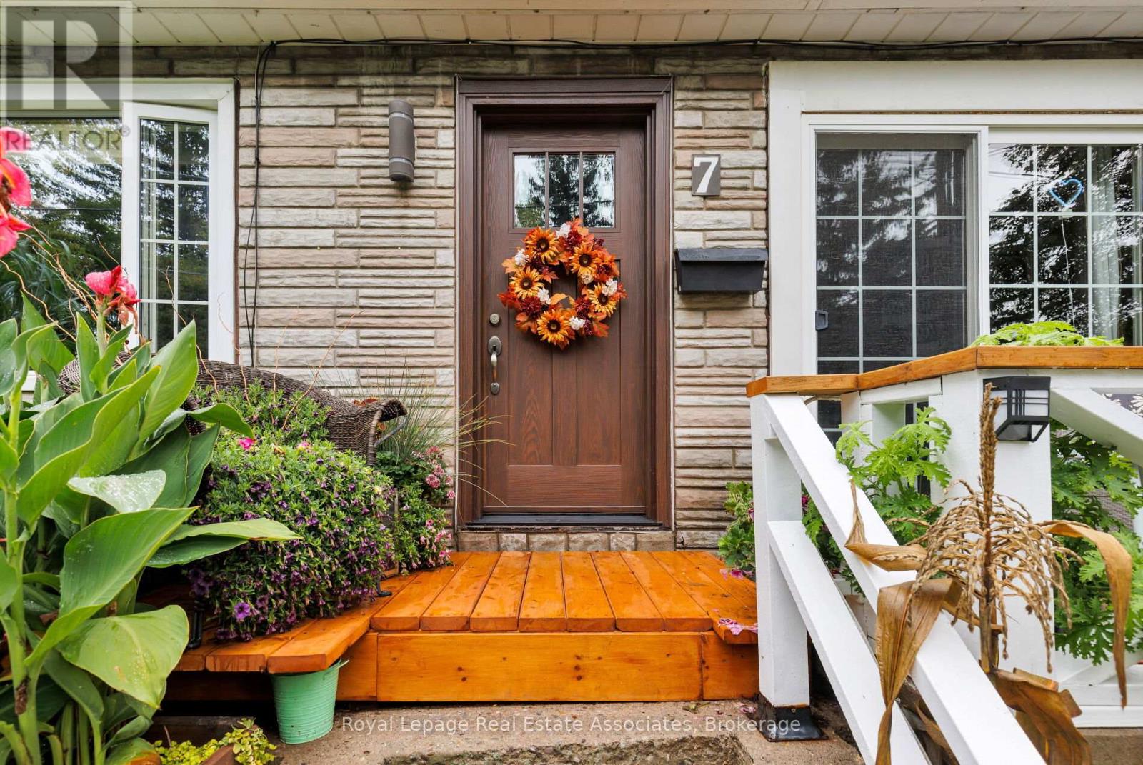 7 Maybourne Avenue, Toronto, Ontario  M1L 2V6 - Photo 2 - E12513534