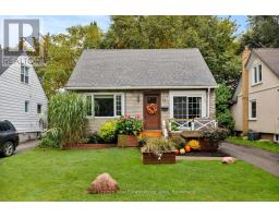 7 MAYBOURNE AVENUE, Toronto, Ontario