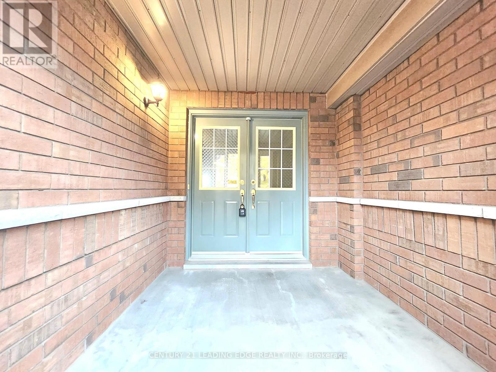 63 Peninsula Crescent, Richmond Hill, Ontario  L4S 1V1 - Photo 2 - N12513494