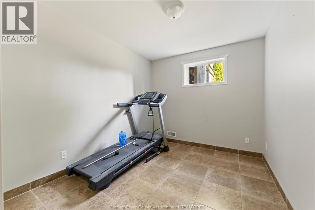 253 Fields Avenue, Lasalle, Ontario N9J 3S3 - Photo 30 - 25028137