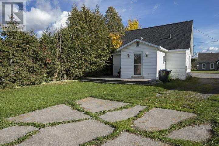 687 Lennox Ave, Sault Ste. Marie, Ontario P6C 3P9 - Photo 5 - SM253193