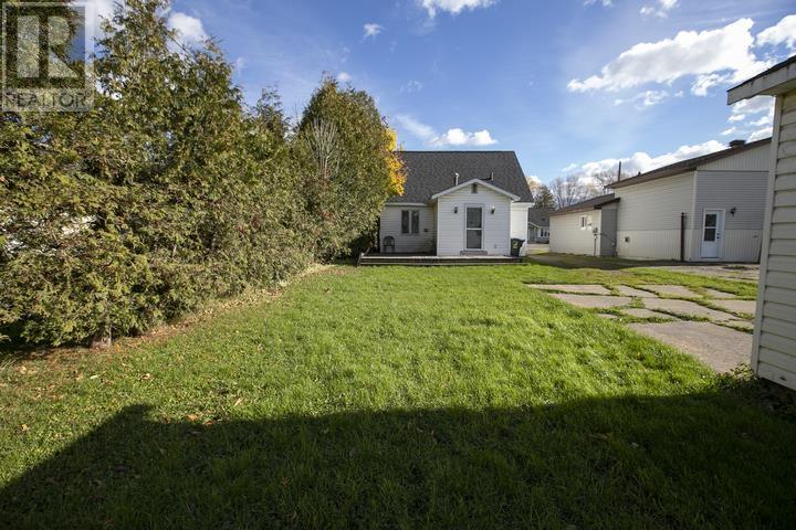687 Lennox Ave, Sault Ste. Marie, Ontario P6C 3P9 - Photo 6 - SM253193