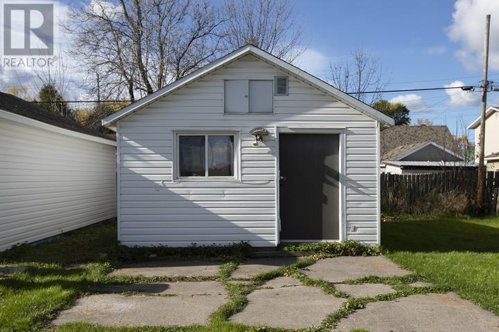 687 Lennox Ave, Sault Ste. Marie, Ontario P6C 3P9 - Photo 4 - SM253193