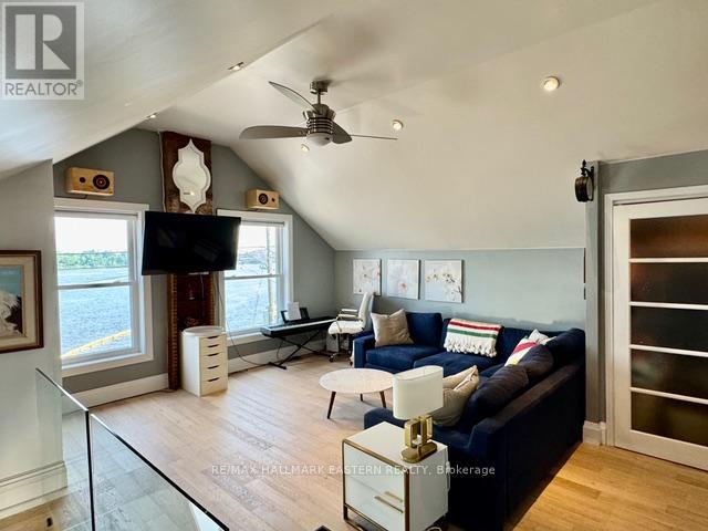 29 Crescent Street, Peterborough, Ontario K9J 2G2 - Photo 12 - X12513736