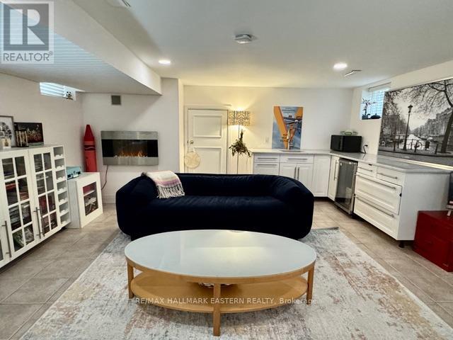 29 Crescent Street, Peterborough, Ontario K9J 2G2 - Photo 25 - X12513736