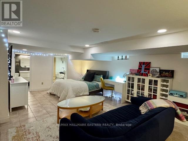 29 Crescent Street, Peterborough, Ontario K9J 2G2 - Photo 27 - X12513736