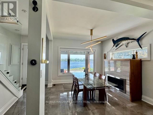 29 Crescent Street, Peterborough, Ontario K9J 2G2 - Photo 3 - X12513736