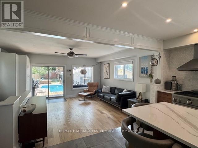 29 Crescent Street, Peterborough, Ontario K9J 2G2 - Photo 9 - X12513736