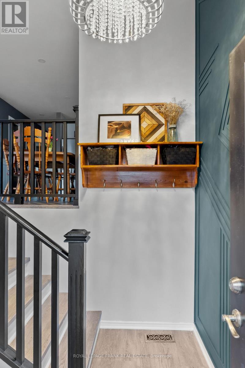 21 Birch Crescent, Kawartha Lakes (Bobcaygeon), Ontario  K0M 1A0 - Photo 4 - X12513776