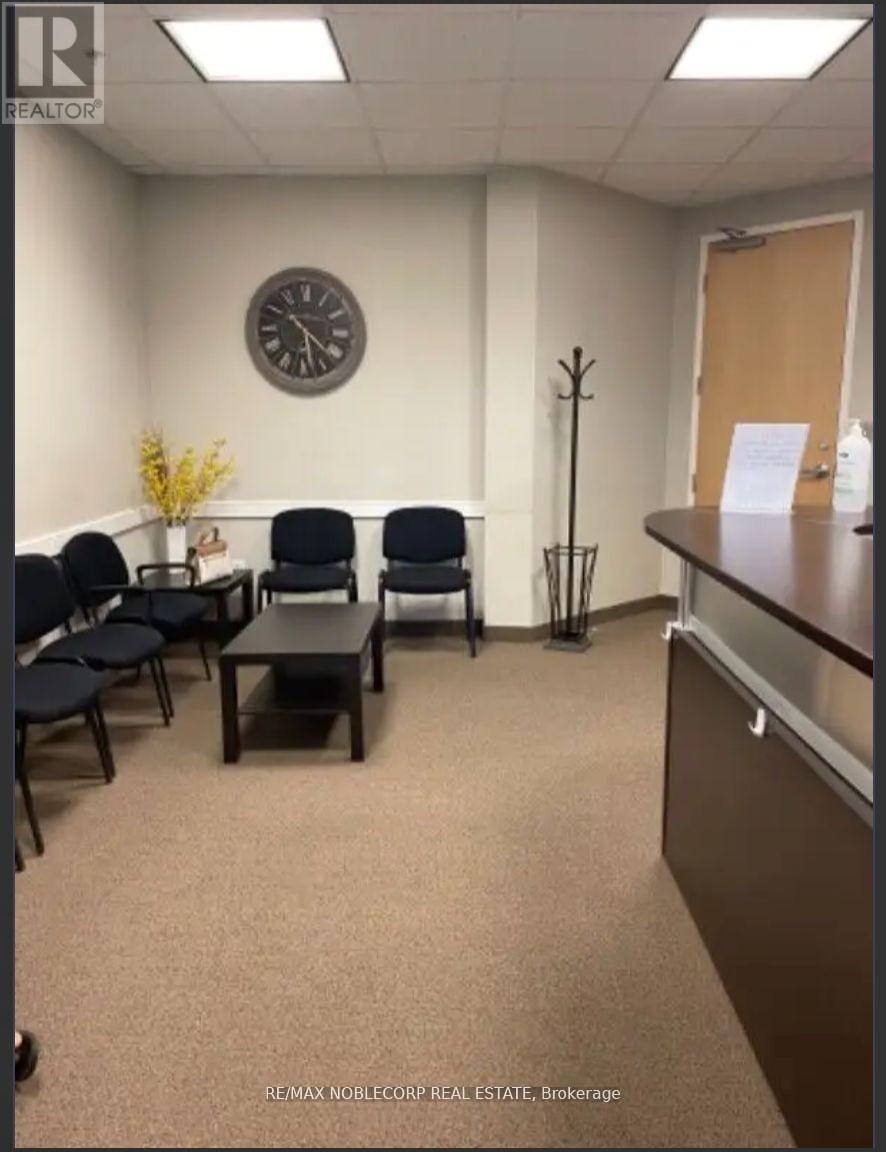 401 D - 2250 Bovaird Drive E, Brampton, Ontario  L6R 0W3 - Photo 4 - W12513432