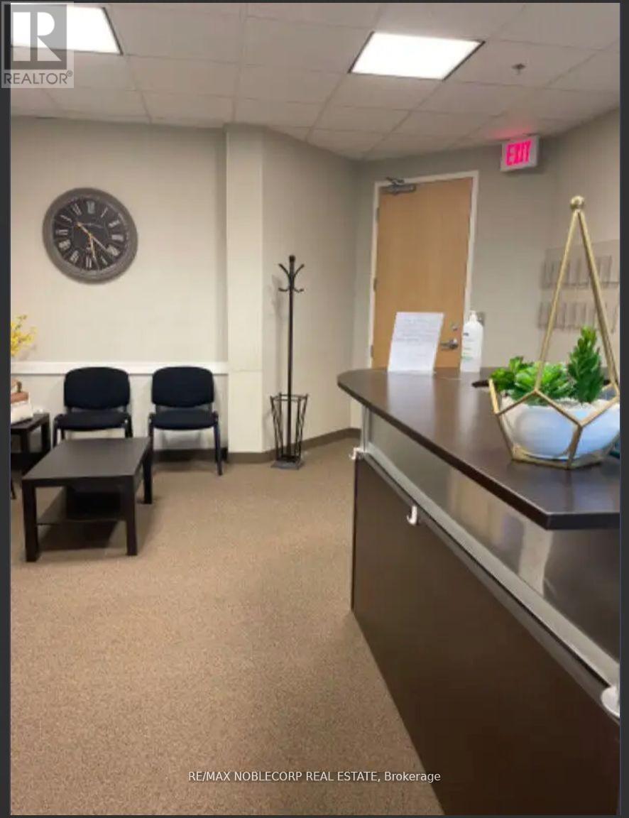 401 C - 2250 Bovaird Drive E, Brampton, Ontario  L6R 0W3 - Photo 3 - W12513444