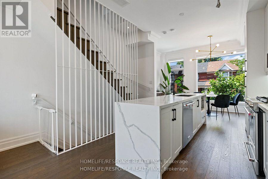 317 Westmoreland Avenue, Toronto, Ontario  M6H 3A4 - Photo 10 - W12513458