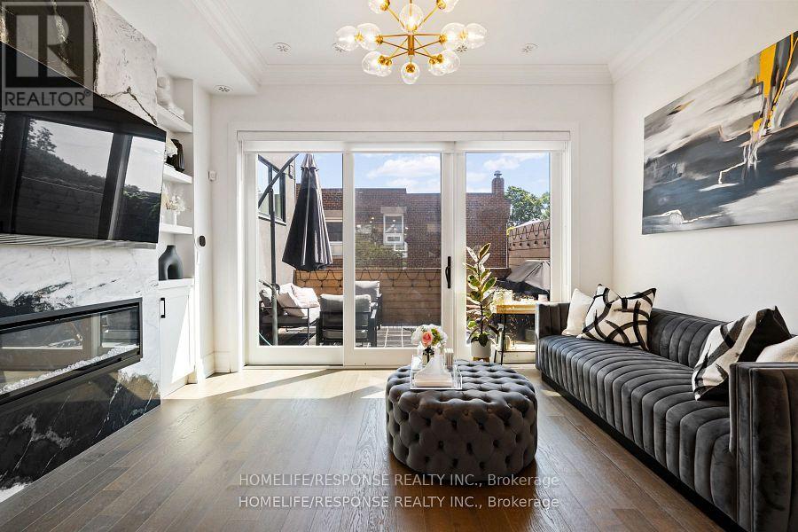 317 Westmoreland Avenue, Toronto, Ontario  M6H 3A4 - Photo 5 - W12513458