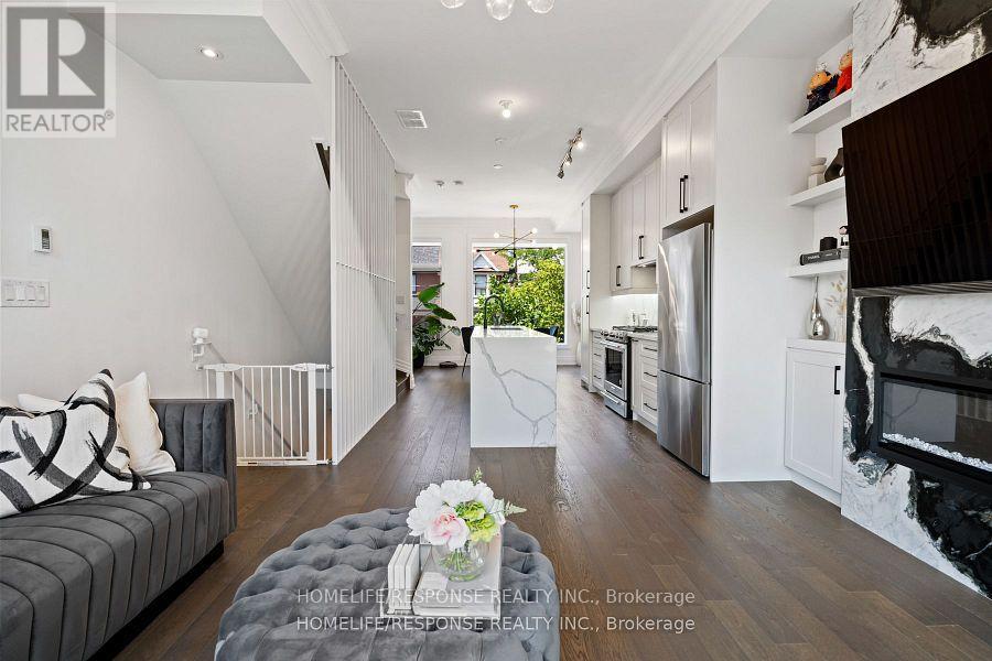 317 Westmoreland Avenue, Toronto, Ontario  M6H 3A4 - Photo 7 - W12513458