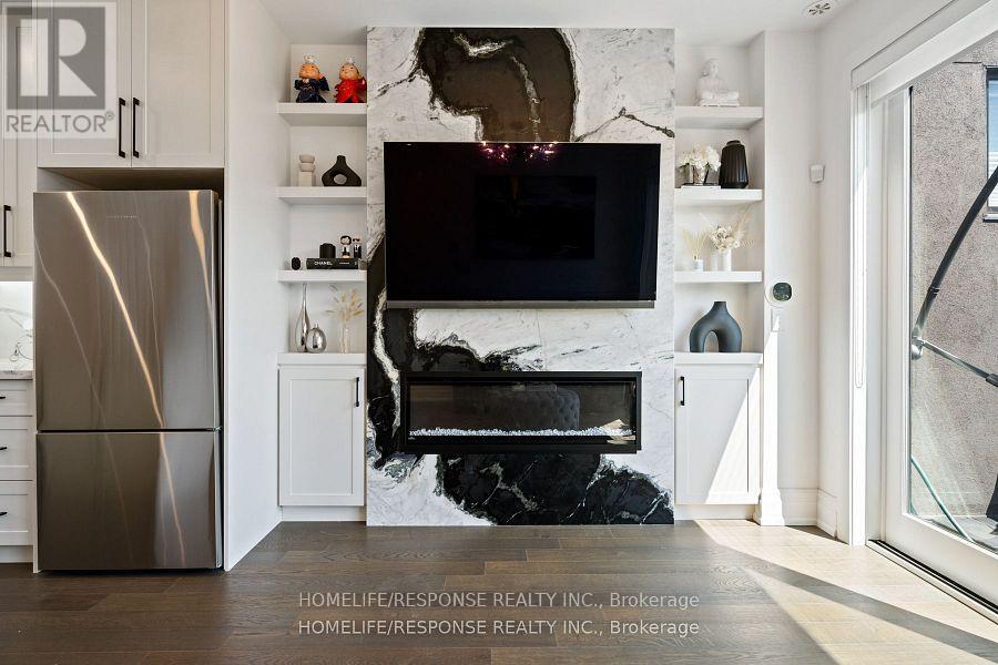 317 Westmoreland Avenue, Toronto, Ontario  M6H 3A4 - Photo 8 - W12513458