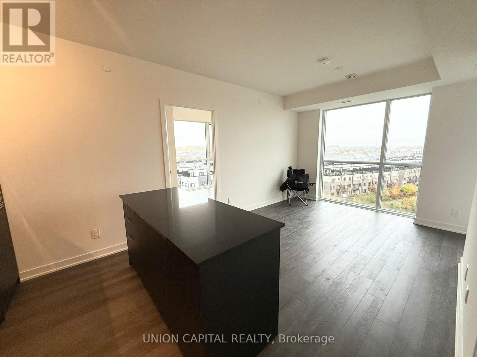 703 - 3071 Trafalgar Road, Oakville, Ontario  L6H 8C6 - Photo 5 - W12513472