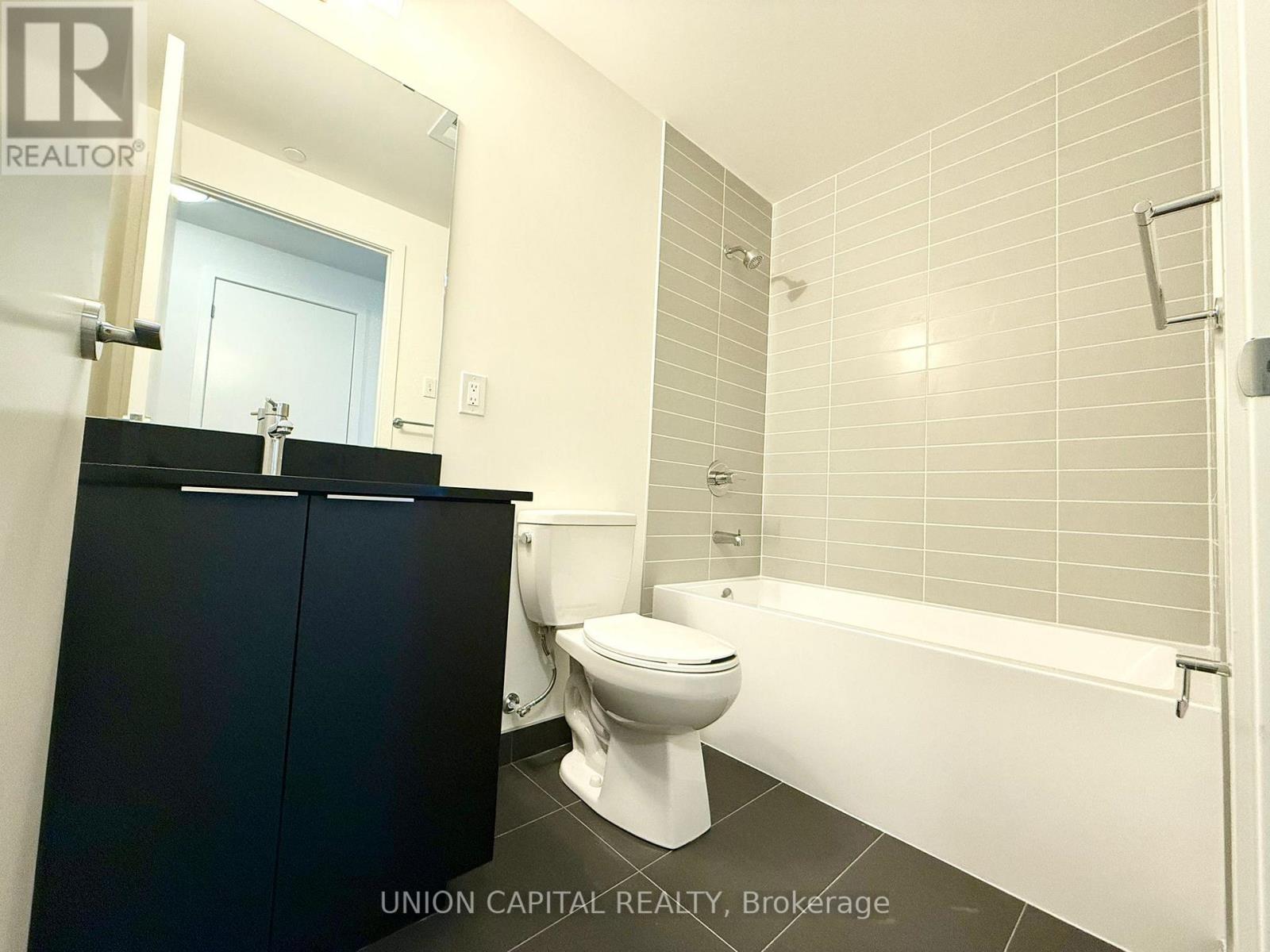 703 - 3071 Trafalgar Road, Oakville, Ontario  L6H 8C6 - Photo 8 - W12513472