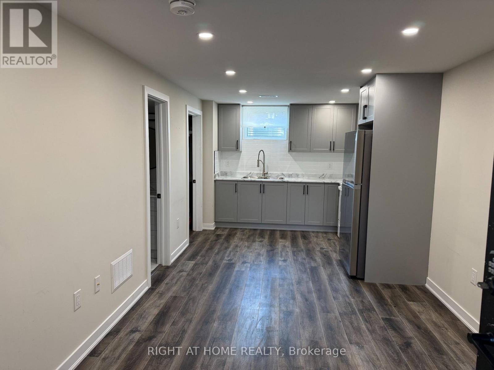 315 Kipling Avenue, Toronto, Ontario  M8V 3K6 - Photo 2 - W12513474